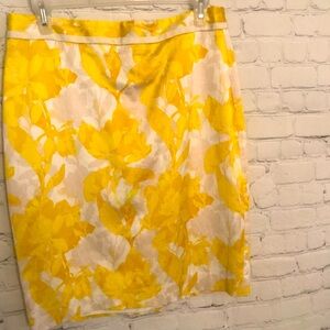 Banana Republic- Floral Yellow and White Women's Skirt